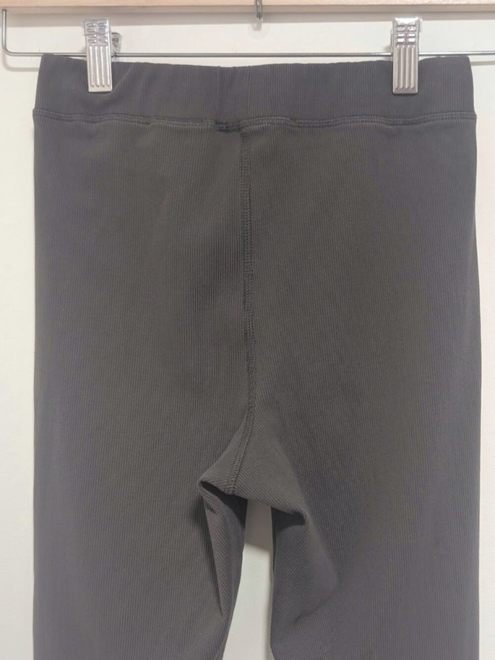 Brunette The Label | Ribbed High Rise Leggings In Charcoal - Picture 5 of 9
